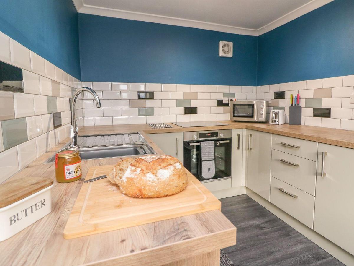 Maesyfelin Isaf Holiday home *